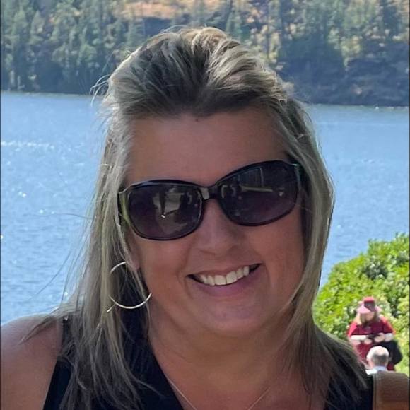 Meet your Posher, Becky - Picture 1 of 1